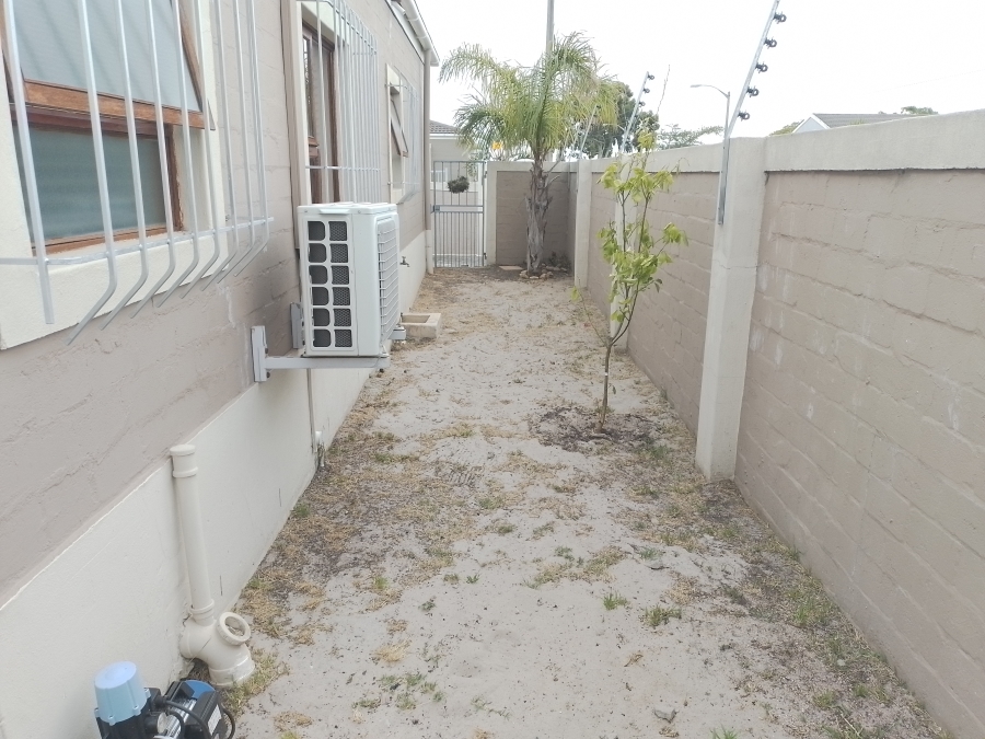 To Let 2 Bedroom Property for Rent in Hunters Creek Western Cape